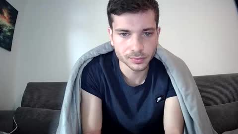 Snapshot of mrboyyyy chatting on October 7, 2025, 12:46 pm ... online show from October 7, 2025, 12:46 pm