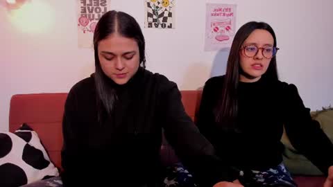 Snapshot of mrbuu_ chatting on July 2, 2026, 1:16 am Laura online show from July 2, 2026, 1:16 am