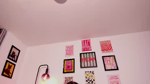 Snapshot of mrbuu_ chatting on July 2, 2026, 3:23 am Laura online show from July 2, 2026, 3:23 am