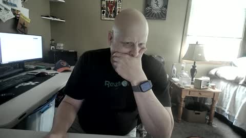 Snapshot of mrclean_55 chatting on October 1, 2025, 4:02 pm MrClean55 online show from October 1, 2025, 4:02 pm