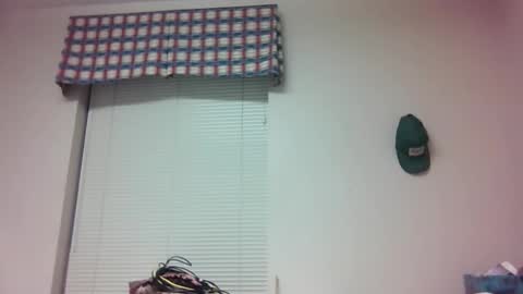 mrd4nk online show from October 14, 2025, 4:46 am