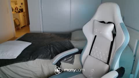 Snapshot of mrdr000 chatting on June 6, 2026, 8:35 pm mrdr000 online show from June 6, 2026, 8:35 pm