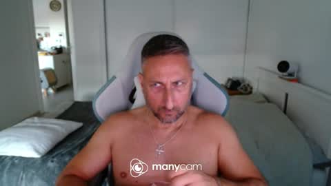 Snapshot of mrdr000 chatting on June 11, 2026, 6:39 pm mrdr000 online show from June 11, 2026, 6:39 pm