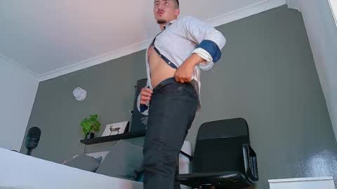 Mr Fox online show from October 18, 2025, 7:36 pm