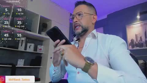 Snapshot of mrfrank_tattoo chatting on October 28, 2025, 11:58 am MrFrank. online show from October 28, 2025, 11:58 am
