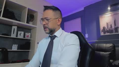 Snapshot of mrfrank_tattoo chatting on November 10, 2025, 12:26 pm MrFrank. online show from November 10, 2025, 12:26 pm