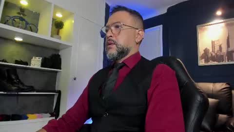 Snapshot of mrfrank_tattoo chatting on June 18, 2026, 11:03 am MrFrank. online show from June 18, 2026, 11:03 am