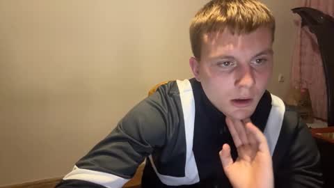 Snapshot of mrheat_ chatting on October 9, 2025, 7:12 pm Max online show from October 9, 2025, 7:12 pm