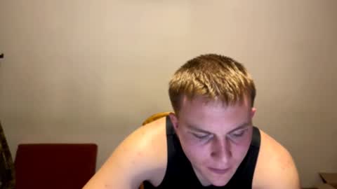 Snapshot of mrheat_ chatting on October 26, 2025, 8:15 pm Max online show from October 26, 2025, 8:15 pm