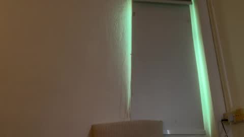 mriea_ online show from April 20, 2026, 3:53 am