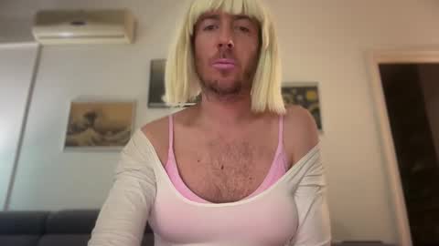 Snapshot of mrmooser42 chatting on February 11, 2026, 10:26 pm TaleOfLaura online show from February 11, 2026, 10:26 pm