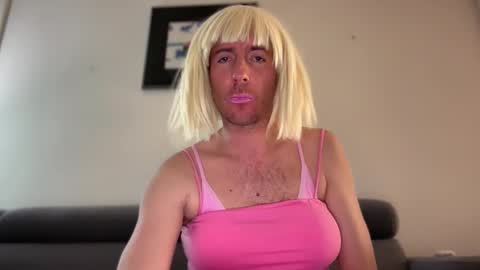 Snapshot of mrmooser42 chatting on February 14, 2026, 2:52 am TaleOfLaura online show from February 14, 2026, 2:52 am