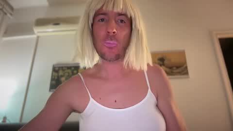 Snapshot of mrmooser42 chatting on February 17, 2026, 10:05 pm TaleOfLaura online show from February 17, 2026, 10:05 pm