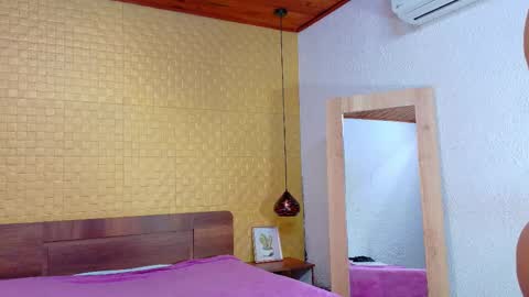 mrs_buttocks online show from March 5, 2025, 1:50 pm