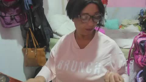 Snapshot of mrs_mommy chatting on April 29, 2026, 11:33 pm mrs_mommy online show from April 29, 2026, 11:33 pm