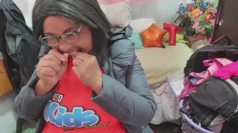 Snapshot of mrs_mommy chatting on May 4, 2026, 7:10 pm mrs_mommy online show from May 4, 2026, 7:10 pm