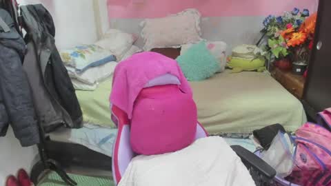 Snapshot of mrs_mommy chatting on May 13, 2026, 6:38 pm mrs_mommy online show from May 13, 2026, 6:38 pm