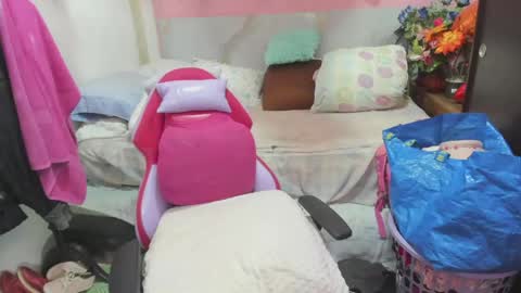 Snapshot of mrs_mommy chatting on May 25, 2026, 6:58 pm mrs_mommy online show from May 25, 2026, 6:58 pm