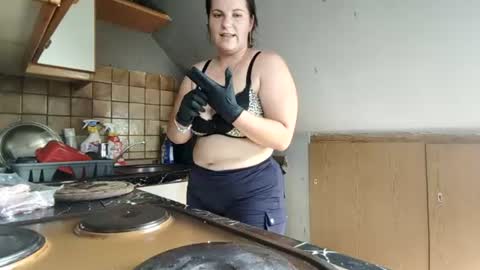 Naughty Melly online show from June 26, 2026, 11:03 am