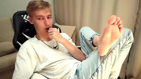 Snapshot of mrsexycum4u chatting on September 26, 2025, 8:46 pm Adam online show from September 26, 2025, 8:46 pm