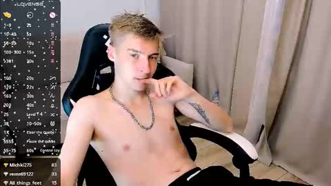 Snapshot of mrsexycum4u chatting on October 2, 2025, 1:56 am Adam online show from October 2, 2025, 1:56 am