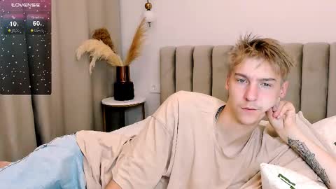 Snapshot of mrsexycum4u chatting on October 6, 2025, 6:16 pm Adam online show from October 6, 2025, 6:16 pm