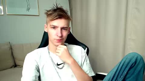 Snapshot of mrsexycum4u chatting on October 15, 2025, 11:49 pm Adam online show from October 15, 2025, 11:49 pm