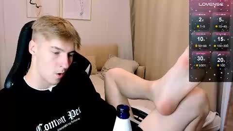 Snapshot of mrsexycum4u chatting on October 27, 2025, 9:46 am Adam online show from October 27, 2025, 9:46 am