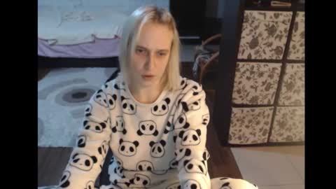 Sasha online show from December 3, 2025, 7:01 pm