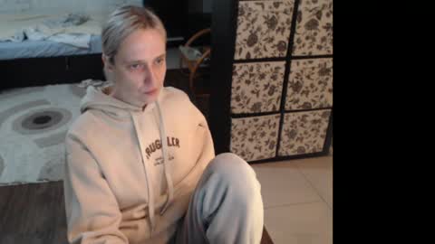 Snapshot of mrsluck chatting on June 4, 2026, 6:14 pm Sasha online show from June 4, 2026, 6:14 pm