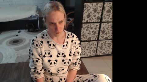 Snapshot of mrsluck chatting on June 8, 2026, 2:12 am Sasha online show from June 8, 2026, 2:12 am
