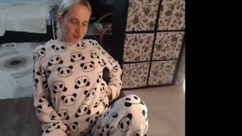 Snapshot of mrsluck chatting on June 19, 2026, 5:28 pm Sasha online show from June 19, 2026, 5:28 pm