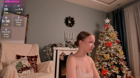 Snapshot of ms_evasweet chatting on December 13, 2024, 7:53 pm Eva 3 online show from December 13, 2024, 7:53 pm