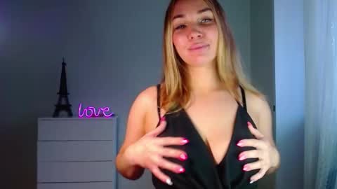 Snapshot of ms_karina_rus chatting on January 28, 2025, 8:04 am online show from January 28, 2025, 8:04 am