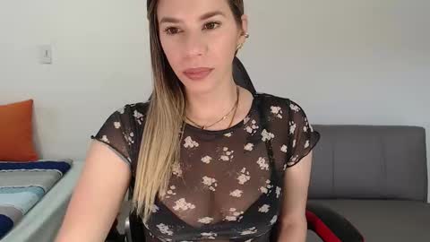 Snapshot of ms_sofiax chatting on September 19, 2025, 12:28 pm Sofia online show from September 19, 2025, 12:28 pm