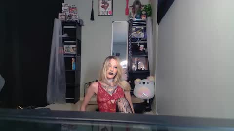 Snapshot of msvioletx chatting on February 3, 2026, 6:46 pm MsVioletx online show from February 3, 2026, 6:46 pm