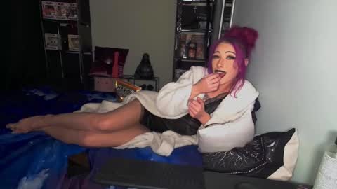 Snapshot of msvioletx chatting on February 28, 2026, 8:21 pm MsVioletx online show from February 28, 2026, 8:21 pm