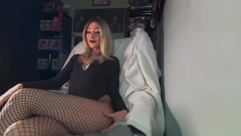 Snapshot of msvioletx chatting on March 19, 2026, 6:56 pm MsVioletx online show from March 19, 2026, 6:56 pm