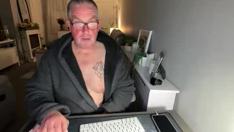 mtb1697 online show from April 9, 2026, 10:37 pm