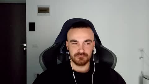 Snapshot of mu5clemania chatting on December 19, 2024, 8:56 am Victor online show from December 19, 2024, 8:56 am