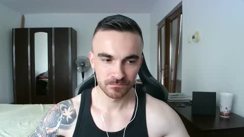 Snapshot of mu5clemania chatting on October 9, 2025, 10:02 am Victor online show from October 9, 2025, 10:02 am