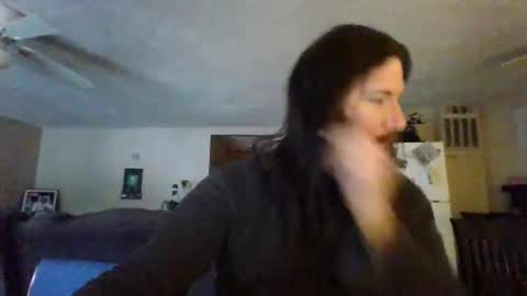 Snapshot of mudge chatting on January 31, 2025, 2:49 pm Mudge online show from January 31, 2025, 2:49 pm