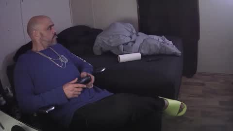 Muffdiver online show from February 11, 2026, 2:49 am