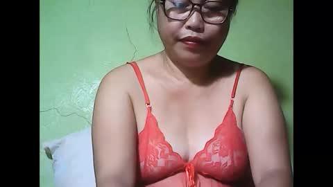 Snapshot of muffy_bunny chatting on November 25, 2025, 7:14 pm muffy_bunny online show from November 25, 2025, 7:14 pm