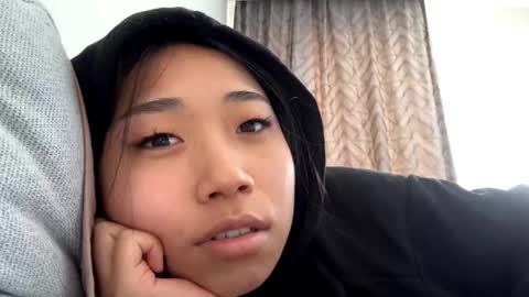 Mia online show from March 20, 2026, 3:44 am