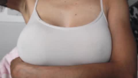 Snapshot of mulan_o chatting on February 18, 2025, 7:19 pm JESSICA online show from February 18, 2025, 7:19 pm