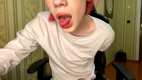 Snapshot of mun_poli chatting on December 3, 2025, 9:35 pm Polik online show from December 3, 2025, 9:35 pm