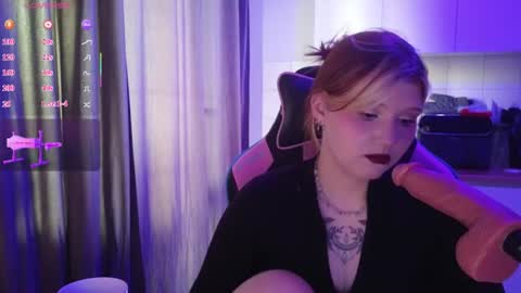 Snapshot of mura_muur chatting on June 25, 2026, 12:20 pm Milana online show from June 25, 2026, 12:20 pm