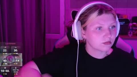 Snapshot of mura_muur chatting on July 19, 2026, 6:22 pm Milana online show from July 19, 2026, 6:22 pm