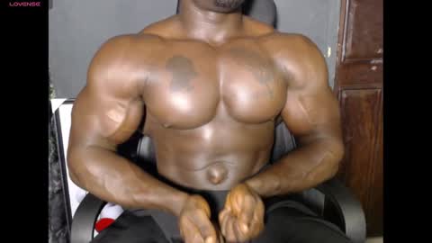 Snapshot of musclegodsammy23 chatting on January 14, 2025, 11:27 pm musclegod23 online show from January 14, 2025, 11:27 pm